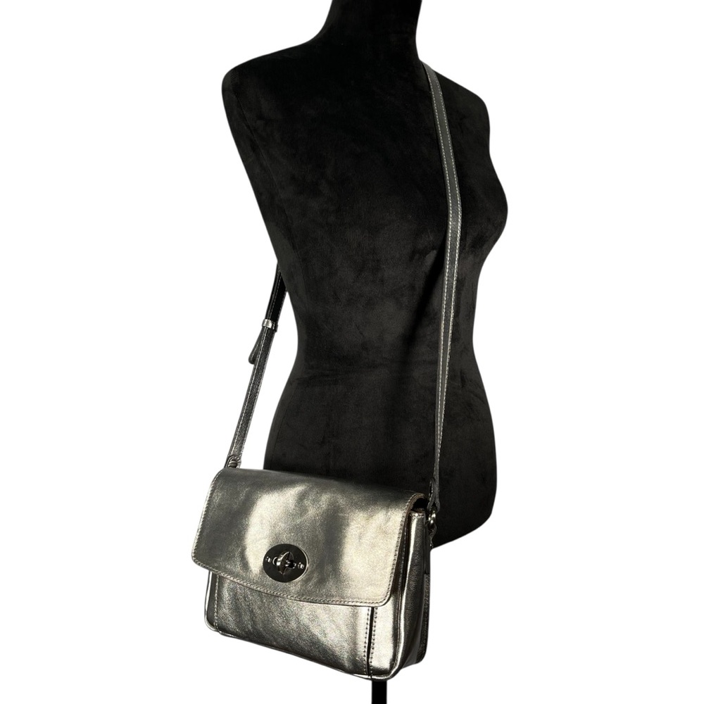 Patricia Nash Silver Leather Shoulder Bag Metallic Foil Platinum Flap Purse - Picture 2 of 16